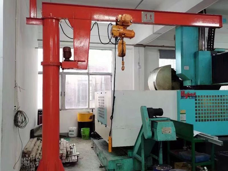 起重機(jī)發(fā)動(dòng)機(jī)溫度過(guò)高時(shí)要這樣做！